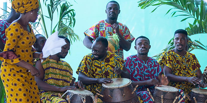 Ghanaisches Trommler- und Tanzensemble